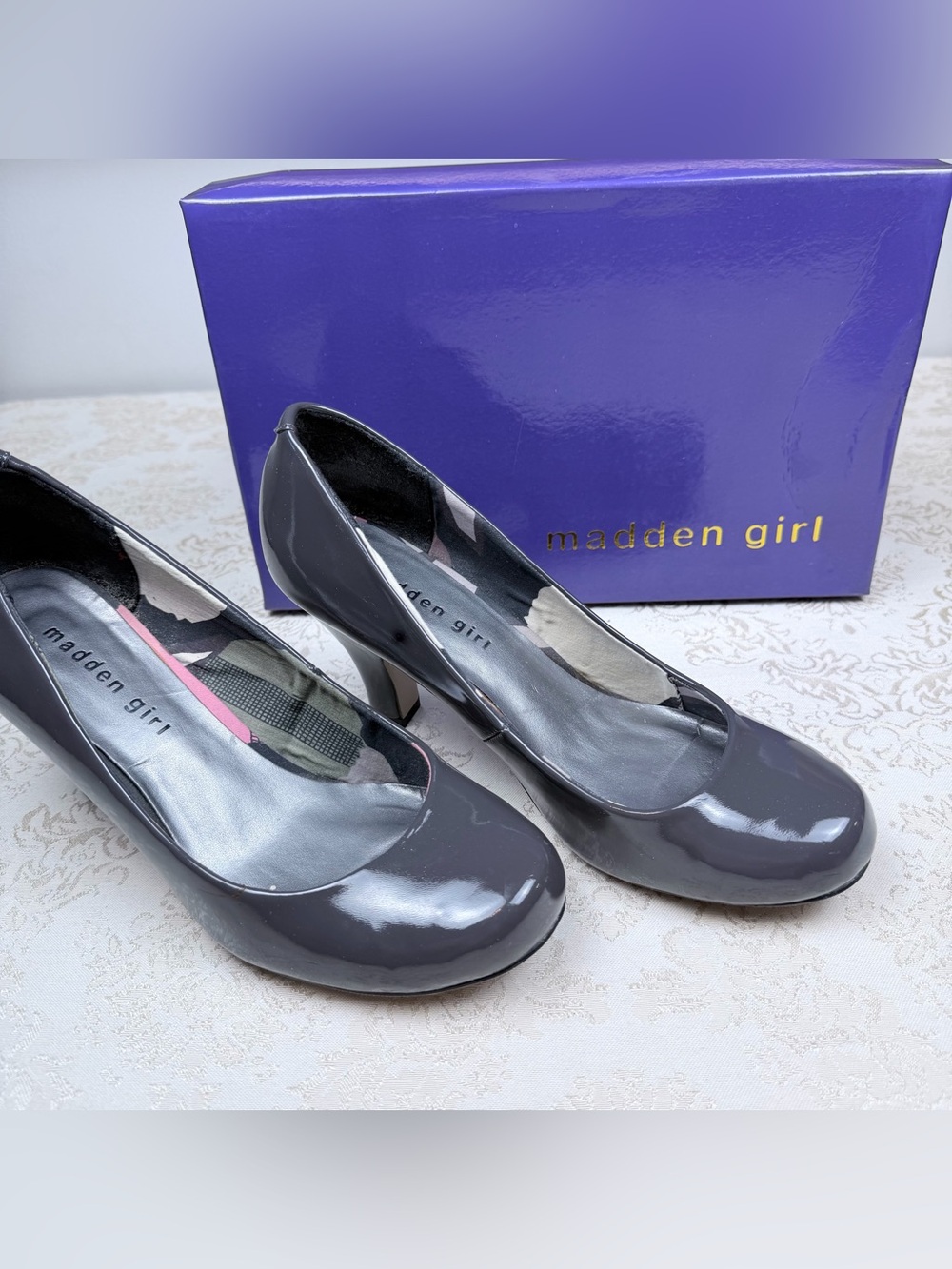 Madden Girl Gray Patent Round-Toe Mid Heels